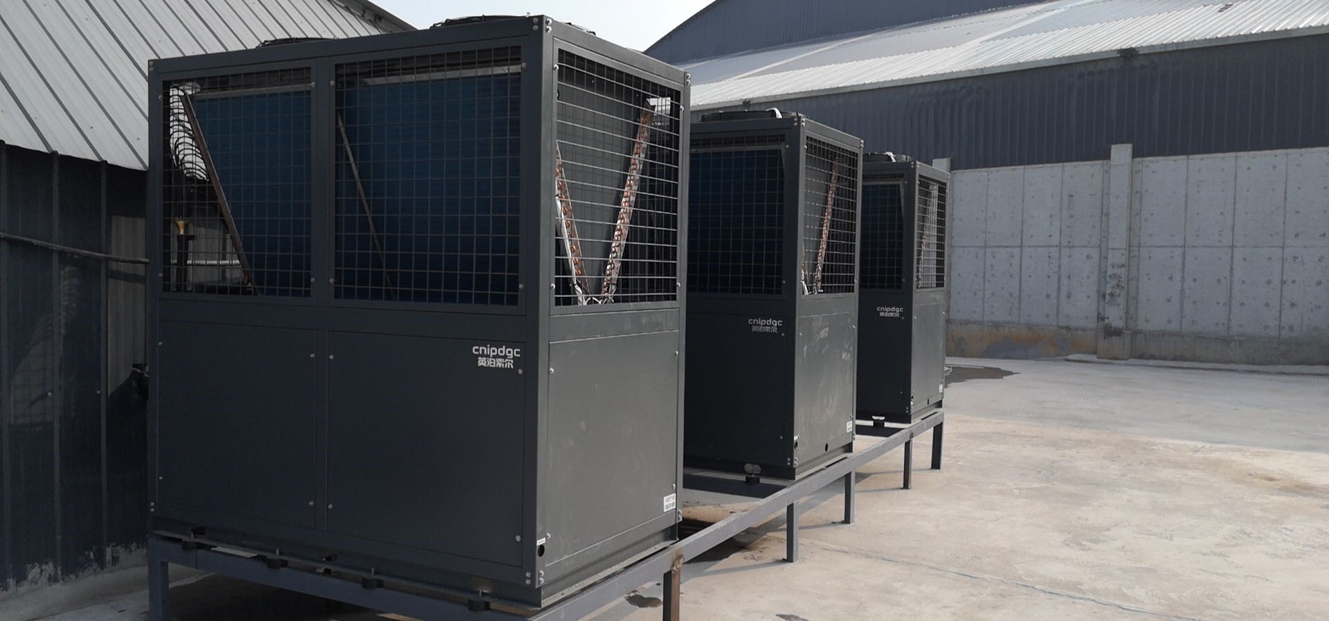 世界杯2022预选赛，养殖场取暖的不二神器